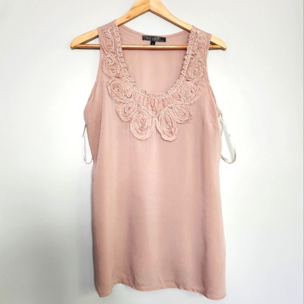 Beautiful blush flowy tank top